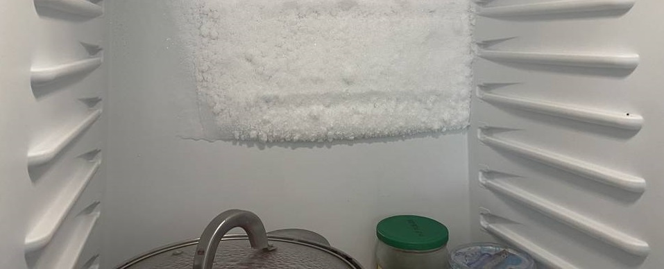 Почему холодильник горячий Почему холодильник горячий