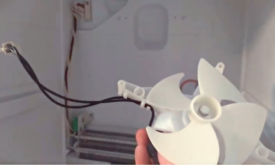 Почему гудит холодильник