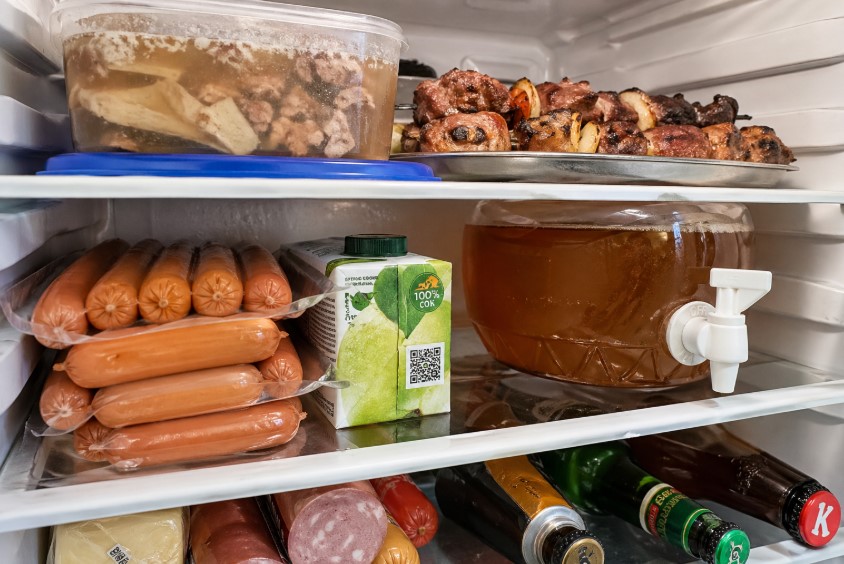 Хранение продуктов в холодильнике Можно ли, как и сколько хранить холодец в холодильнике?