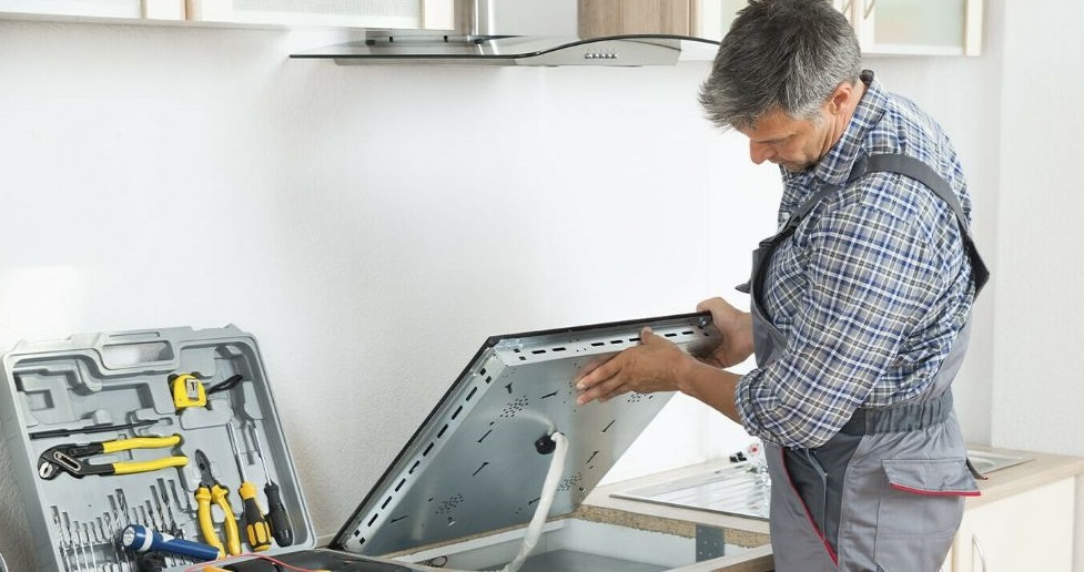 Что делать, если варочная панель треснула или разбилась