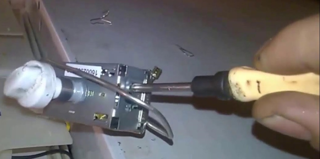 Почему не отключается холодильник