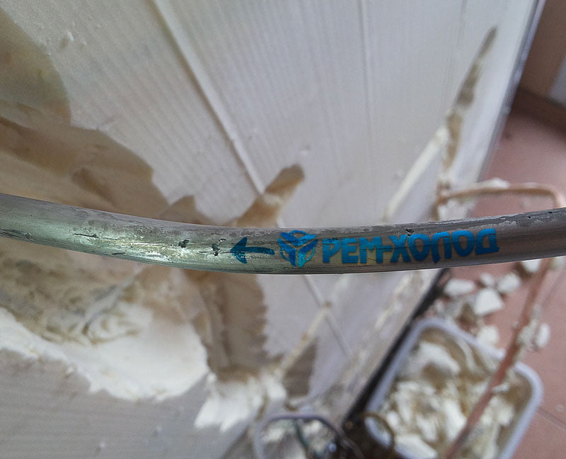 Греются боковые стенки холодильника