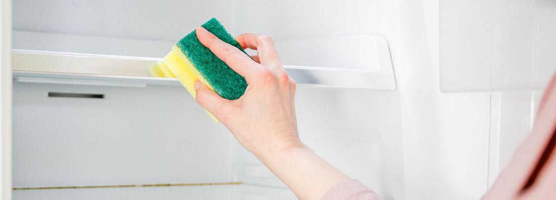 Чем помыть холодильник от неприятного запаха Чем помыть холодильник от неприятного запаха