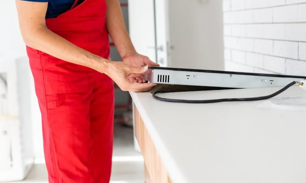 Как включить и выключить индукционную варочную панель Как включить и выключить индукционную варочную панель