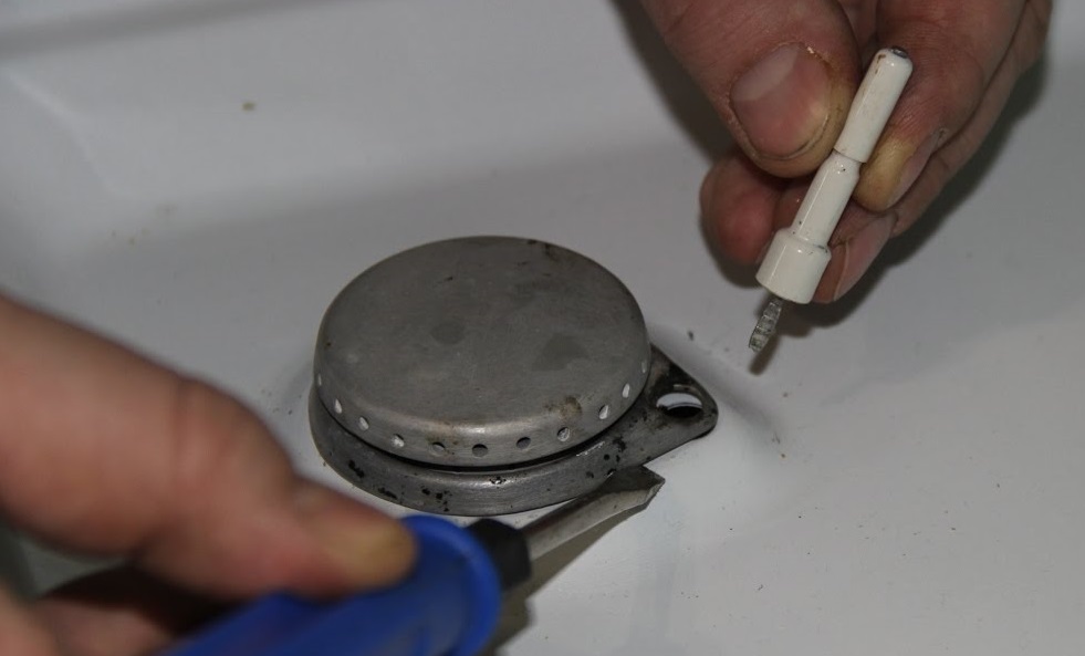 Как почистить и заменить электроподжиг на варочной панели Gorenje Как почистить и заменить электроподжиг на варочной панели Gorenje