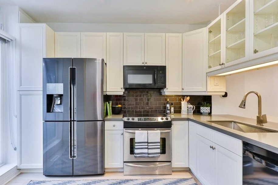 Почему гудит холодильник 