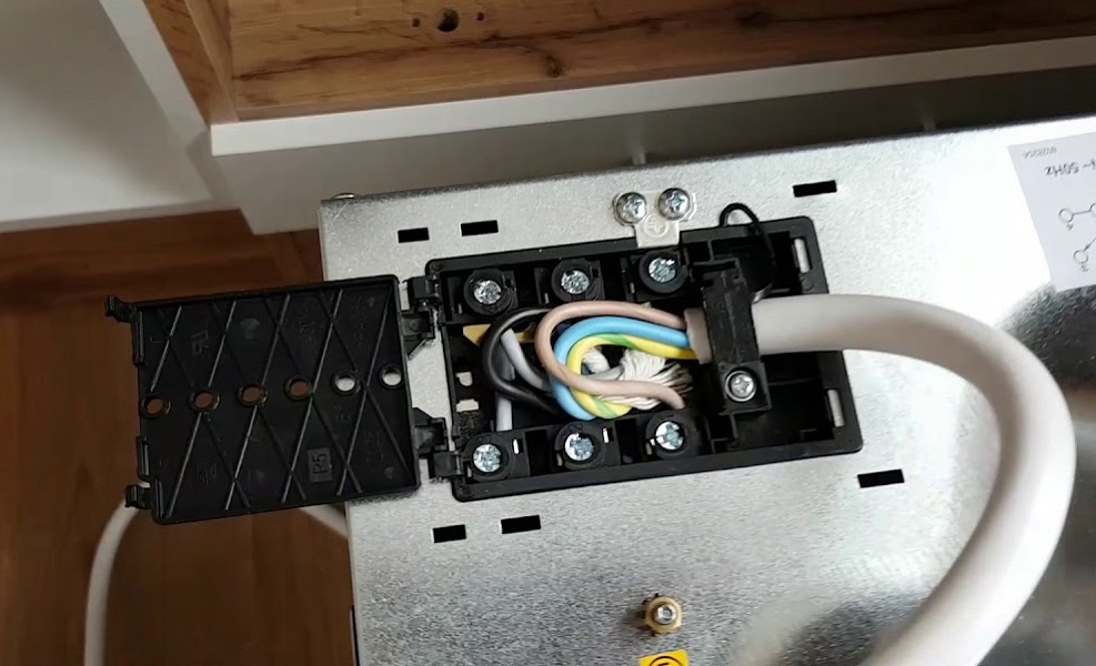 Ошибка E1 на электрической варочной панели Ошибка E1 на электрической варочной панели