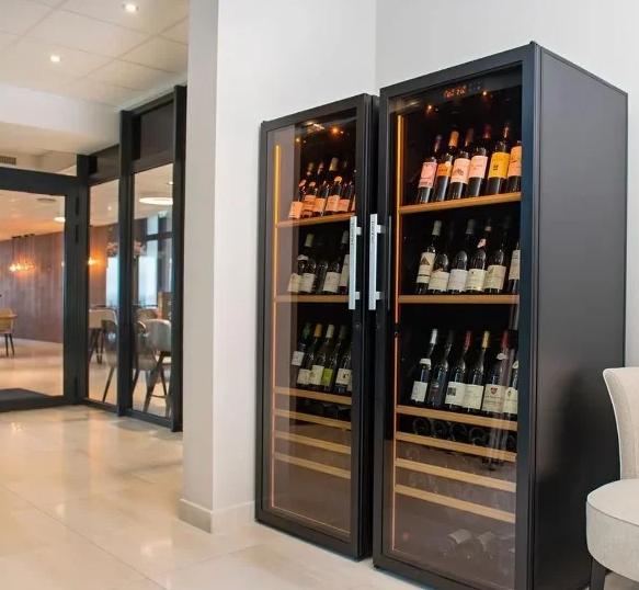 Двухтемпературный винный шкаф EuroCave 6000-005-D (preview 3)