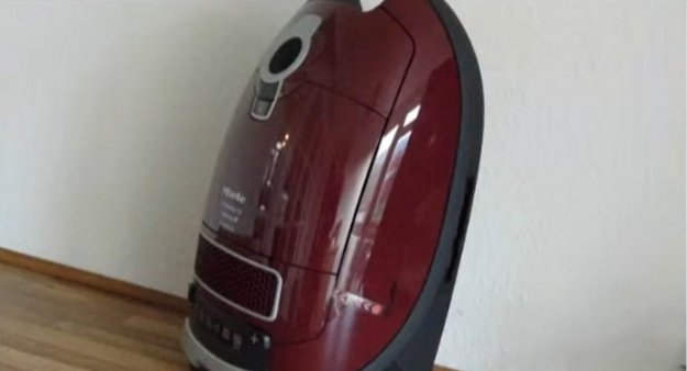 Пылесос Miele SBAF5 Classic C1 Flex белый лотос (video 2)