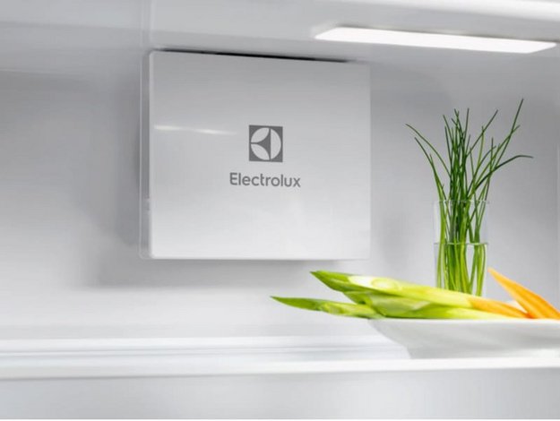 Встраиваемый холодильник Electrolux ERD6DE18S4 (preview 2)