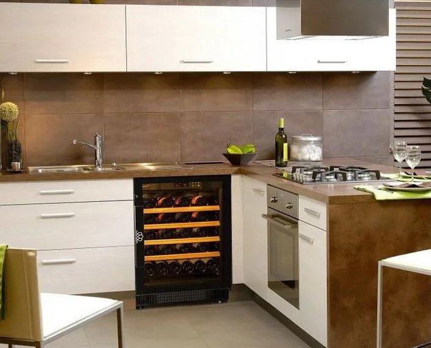 Встраиваемый монотемпературный винный шкаф EuroCave V-059 K-800012-S (preview 6)