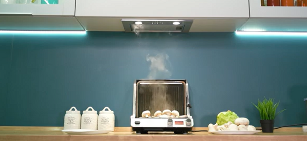 Встраиваемая кухонная вытяжка MAUNFELD Fantasy Light 60 черный (video 2)