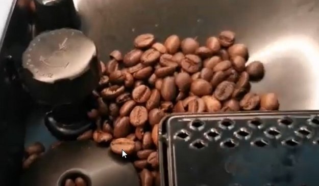 Встраиваемая кофемашина Electrolux EBC85X (video 1)