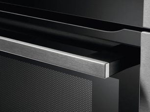 Духовой шкаф с СВЧ CombiQuick AEG KME768080M фото 3 в Екатеринбурге