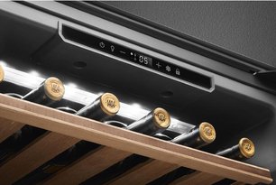 Встраиваемый винный шкаф Smeg CVI121B3 фото 4 в Екатеринбурге