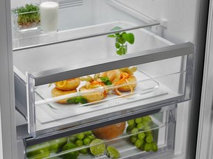 Холодильник Electrolux RNC7ME34W2 фото 4 в Екатеринбурге