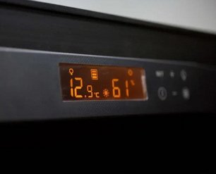 Монотемпературный винный шкаф EuroCave V-PURE-M Р-300029-M фото 4 в Екатеринбурге