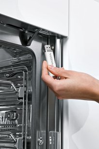 Духовой шкаф Barazza 1FVLTBD белое стекло фото 4 в Екатеринбурге