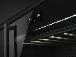 Винный холодильник Smeg CVI638RWN3 фото 2 в Екатеринбурге