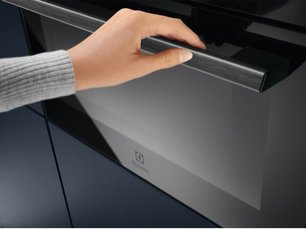 Духовой шкаф Electrolux EVL8E08Z фото 4 в Екатеринбурге