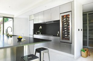 Встраиваемый монотемпературный винный шкаф EuroCave V-INSP-M I-090014-M фото 2 в Екатеринбурге