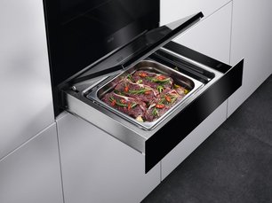 Вакуумный упаковщик AEG KDE911423B фото 3 в Екатеринбурге