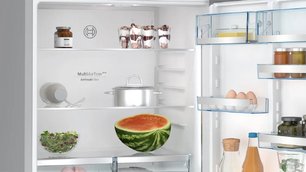 Двухкамерный холодильник Bosch KGP76AIC0N фото 4 в Екатеринбурге