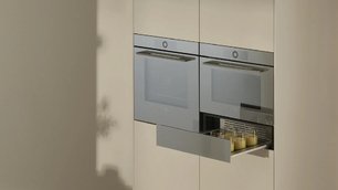 Встраиваемый подогреватель посуды V-ZUG V4000 31 WDEE6V1C черное стекло фото 4 в Екатеринбурге