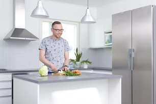 Холодильник с морозильной камерой Festivo 100 CFM 100CFM516 (серый/нержавеющая сталь) фото 2 в Екатеринбурге