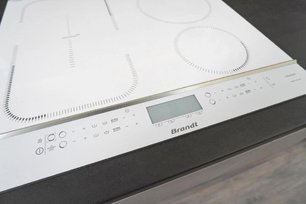 Индукционная варочная панель Брандт BPI164HSW фото 3 в Екатеринбурге Индукционная варочная панель Brandt BPI164HSW фото 3 в Екатеринбурге