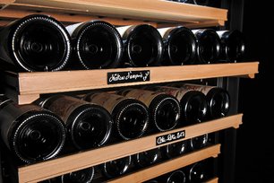 Монотемпературный винный шкаф EuroCave V-LAPREM-M VLP-1001-M фото 2 в Екатеринбурге