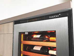 Встраиваемый монотемпературный винный шкаф EuroCave V-INSP-M I-090018-M фото 4 в Екатеринбурге