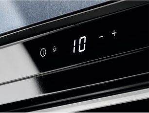 Винный шкаф Electrolux KBW5X фото 3 в Екатеринбурге