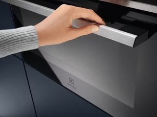 Встраиваемая микроволновая печь Electrolux EVM8E08X фото 4 в Екатеринбурге