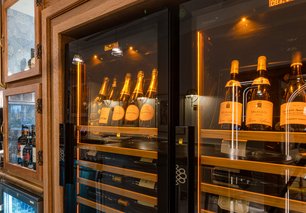 Монотемпературный винный шкаф + дополнительная подсветка EuroCave V-PURE-L P-300057-L фото 2 в Екатеринбурге