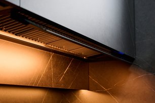 Вытяжка Фалмек VIRGOLA TOUCH NRS BLACK 60 фото 4 в Екатеринбурге Вытяжка Falmec VIRGOLA TOUCH NRS BLACK 60 фото 4 в Екатеринбурге