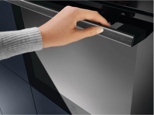 Духовой шкаф Electrolux EOF3H40BK фото 4 в Екатеринбурге