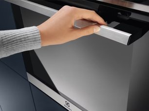 Духовой шкаф Electrolux EOE7C31X фото 4 в Екатеринбурге