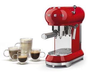 Кофемашина Smeg ECF01RDEU фото 2 в Екатеринбурге