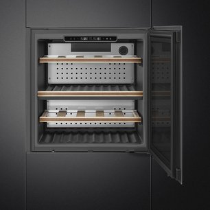 Встраиваемый холодильный шкаф для вина Smeg CVI129B3 фото 3 в Екатеринбурге