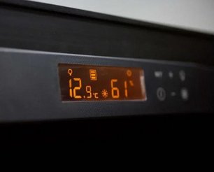 Встраиваемый монотемпературный винный шкаф EuroCave V-059 K-800014-S фото 4 в Екатеринбурге