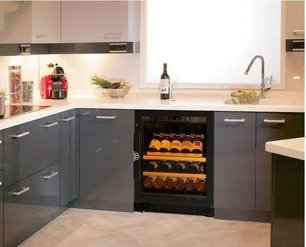 Встраиваемый монотемпературный винный шкаф EuroCave V-059 K-800012-S фото 2 в Екатеринбурге