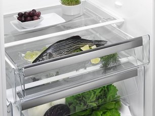 Холодильник Electrolux EN3889MFW фото 3 в Екатеринбурге