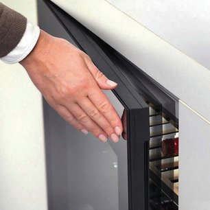 Встраиваемый винный шкаф Dunavox DVN-44.120DB.TO фото 4 в Екатеринбурге