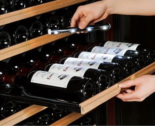 Монотемпературный винный шкаф EuroCave V-PREM-S V-200011-S фото 4 в Екатеринбурге