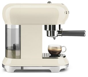 Кофемашина Smeg ECF01CREU фото 3 в Екатеринбурге