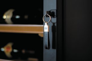 Мультитемпературный винный шкаф EuroCave S-LAPREM-L SLP-1010-L фото 3 в Екатеринбурге