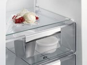 Встраиваемый холодильник AEG SCR819F8FS фото 4 в Екатеринбурге