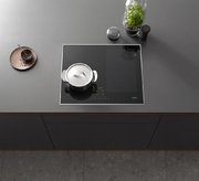 Индукционная панель конфорок с сенсорным управлением Miele KM7464 FR фото 3 в Екатеринбурге