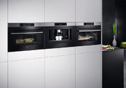 Духовой шкаф AEG KMR761000M фото 3 в Екатеринбурге